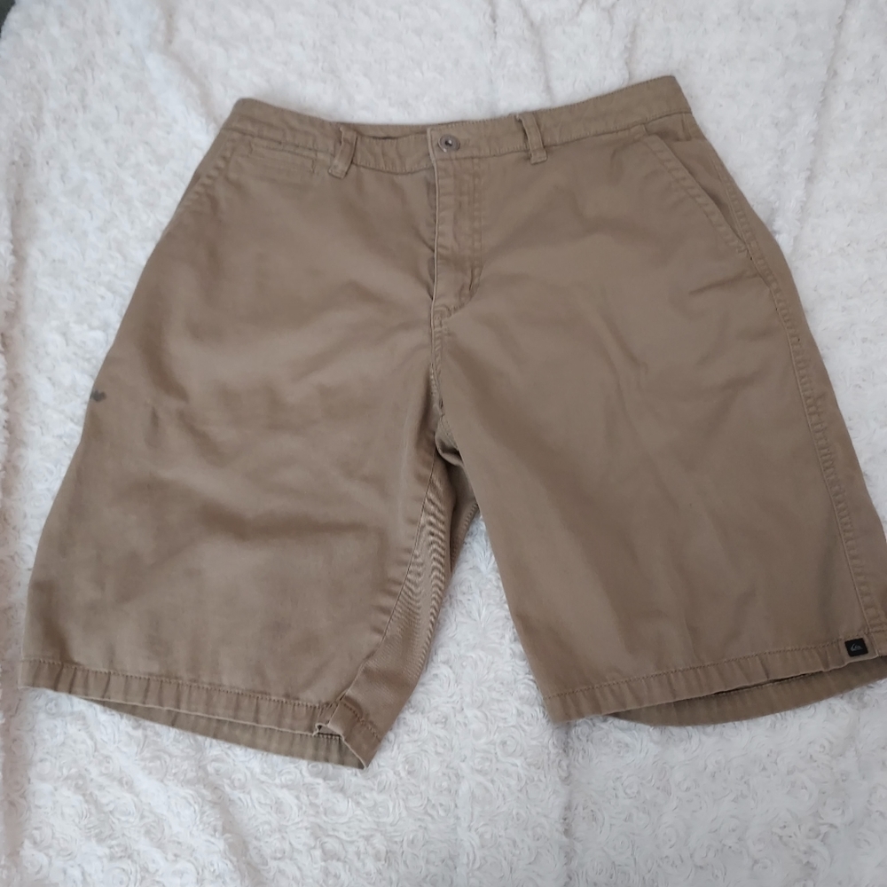 Quicksilver Tan Chino shorts waist 32 Outdoor Summer Everyday Normcore Casual